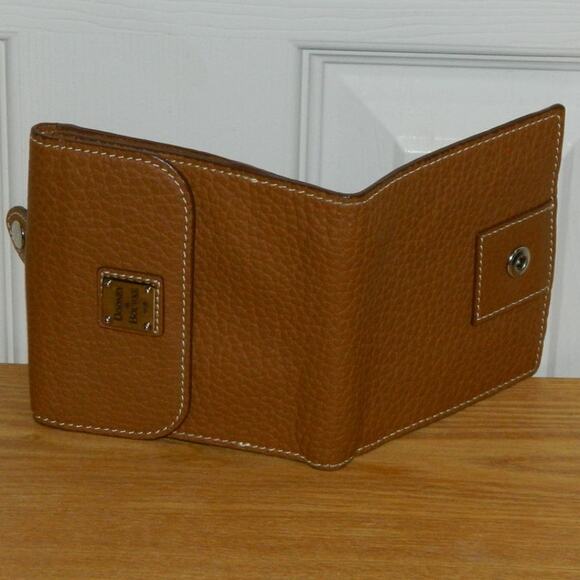 Dooney and Bourke Light Brown Leather Wallet - Picture 7 of 7